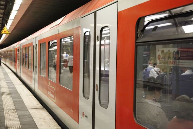 Unfall auf der Linie U3 UBahnSurfer schwer verletzt