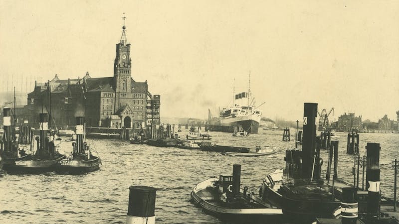 Blick auf den Kaispeicher A im Hamburger Hafen